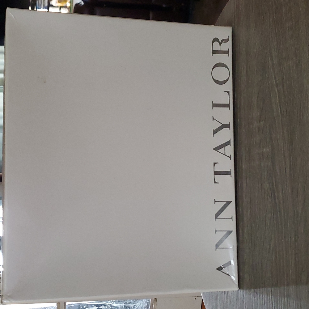 ANN TAYLOR